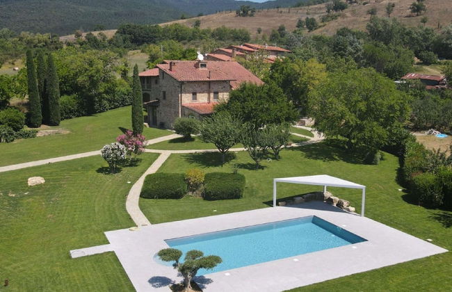Villa in Tuscany With Pool & Panoramic Views - Photo 30