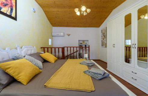 Awesome Home In Nedescina With Wifi - Foto 38