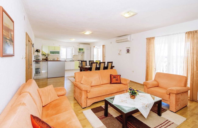 Spacious Holiday Home With Private Pool - Foto 13