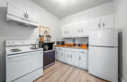 Cozy 1BR with Parking - Near UC, Zoo, Downtown - Foto 7