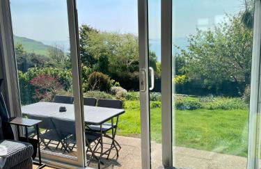 Stunning Charmouth Property with Bay views! - Photo 46