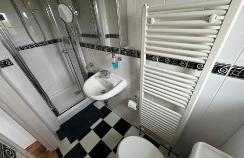 House - Sleeps 8 Close to Beach & Free parking - Foto 8