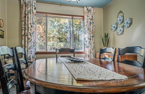 Big Yard Family Getaway - Pets OK - Grill and Hike - Foto 56