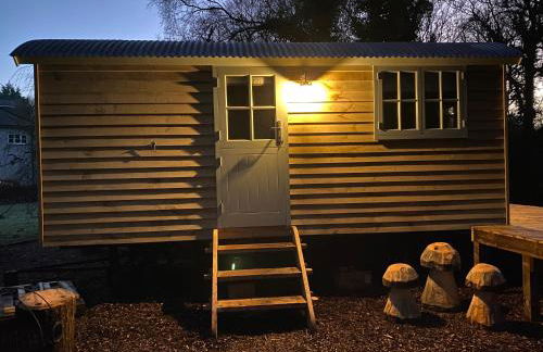 Chez Maurice Luxury Shepherds Hut with Bath and Hot Tub - Foto 15