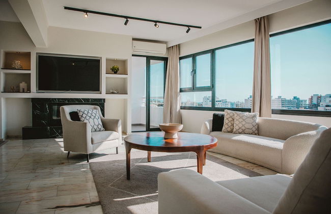 Phaedrus Living: City Center Sky Penthouse - Photo 19