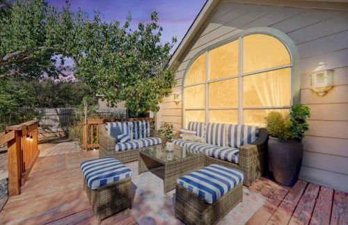 Artist Retreat at Cypress Creek - Hotub - Sleeps 9 - Photo 22