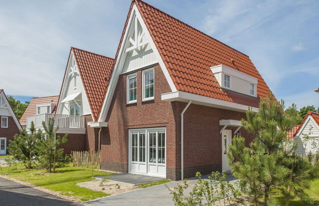 Villa in Dishoek Near Noordzee Beach - Photo 1