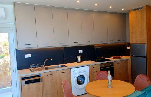 En Plo Studios & Apartments - Photo 64