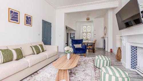 Immense Bright 5BR House near Kensington Olympia - Photo 5