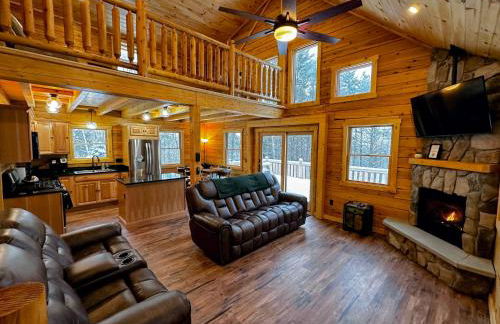31R Brand new log home on quiet side street in Bethlehem, close to Main Street! 20 min to skiing - Foto 2
