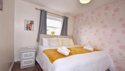 Highwoods Haven Luxury Stay with Garden and Parking - Foto 2, wardrobe