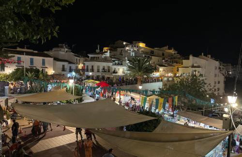 Cosy Andalusian Home with Roof Terrace in Town Centre - Photo 48