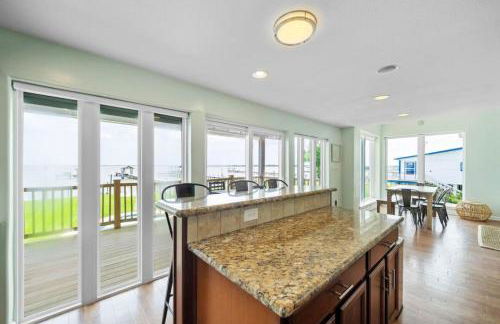 Galveston Bay Front Home with Private Pool and Pier - Foto 8