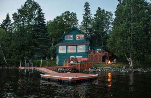 Gorgeous Cottage Rental on Banks of Rangeley Lake in Rangeley, Maine - Foto 1