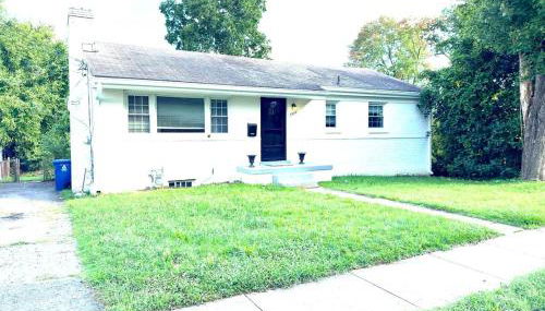 Spacious 5BR Arlington Home with Parking & Yard - Woodrow - Foto 4