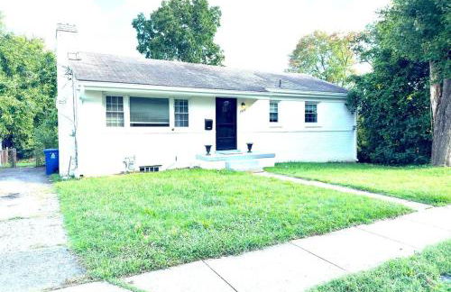 Spacious 5BR Arlington Home with Parking & Yard - Woodrow - Foto 4