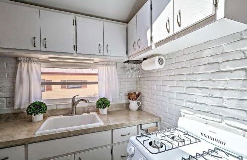 Beachy Lavallette Cottage with Outdoor Shower, Patio - Foto 14