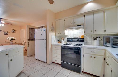 Tahlequah Duplex with Screened-in Porch and Fire Pit! - Foto 11