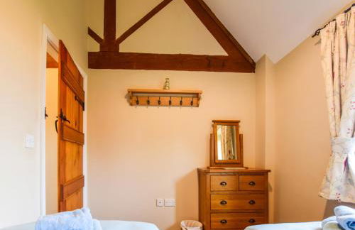 Cider House, Oosland Farm - Photo 18