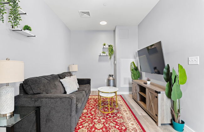 Furnished Apartments near Encore Boston - Photo 14