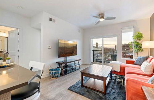 Lux Apt -PoolHotTubGymPrkg-View! - Foto 19