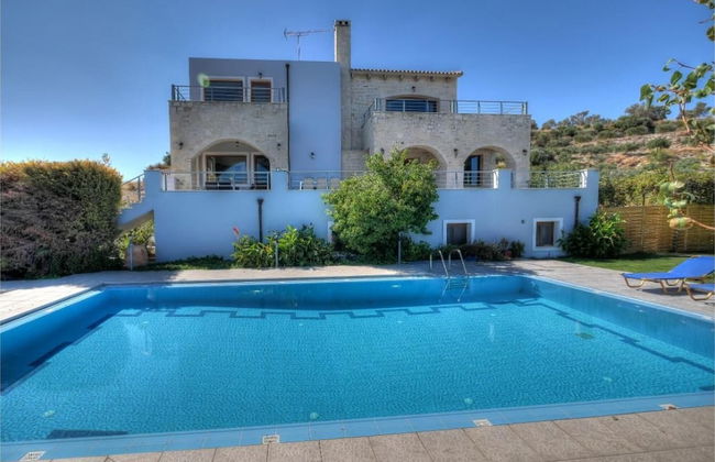 Amazing Villa Arios - Photo 16