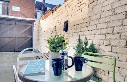 Newcastle CITY APT35,FREE STREET PARKING,4 BEDROOM HOUSE,8 SINGLE BEDS,FULL KITCHEN,ALL ROOMS WITH TVs,NETFLIX - Photo 10