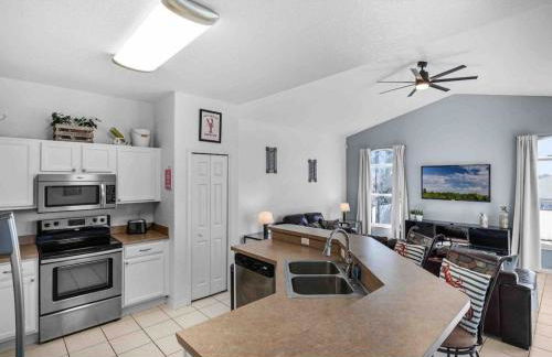 Orlando Disney 5BR Vacation Home, 2 Suites, Private Pool & Spa - Foto 31