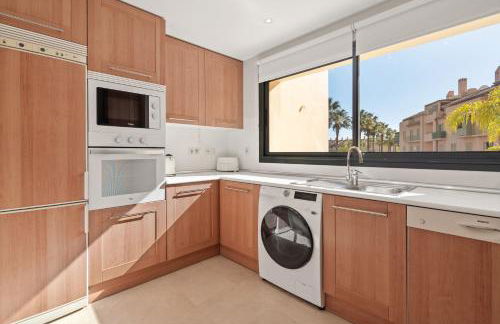 Sotogrande Alboaire- Waterfront luxury 4 bedroom Apt in the Marina of Sotogrande - Foto 17