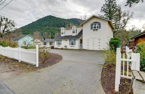 Spacious Grants Pass Home with Hot Tub and River Views - Foto 33