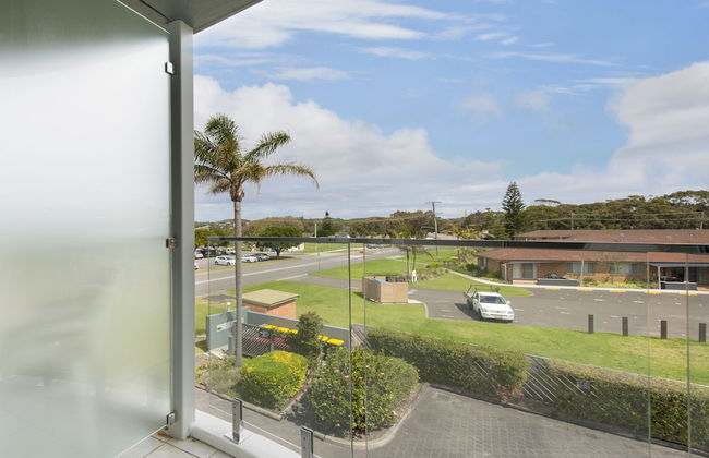 9 Cirrus at Fingal Bay - Photo 18