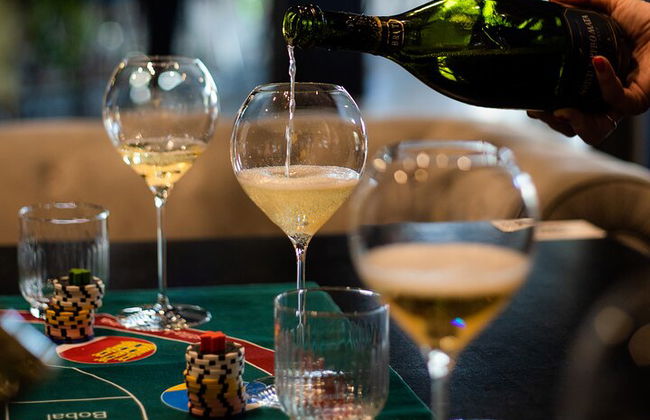 Casino de vinos privado con cata de vinos a ciegas - Foto 4