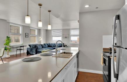 HEB04 Spacious & Stylish 2 Bedroom Condo Downtown Fort Worth, Free Parking, Walk to Convention Center - Foto 1