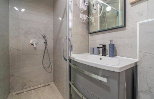 5 Bedroom Nice Home In Vidulini - Photo 44