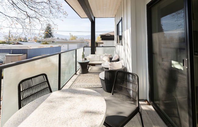 DT 3-lvl Townhouse w Rooftop Patio - Photo 32