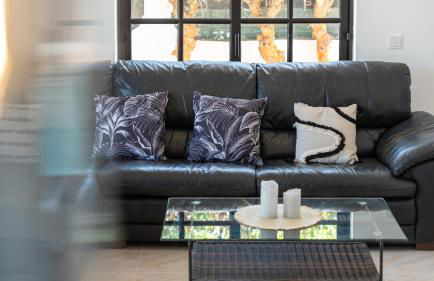 Stylish 3 BDR Retreat with Pool by LovelyStay - Foto 22