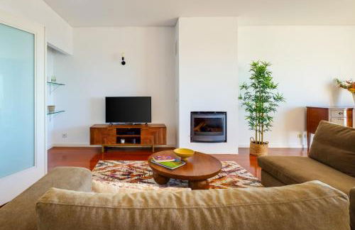 Skyview 2BR with Balcony and Garage - Foto 36