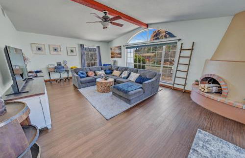 NEW! Huge Game Room, Hikeable, Red Rock View, Fireplace, Ping Pong, Yoga, Golf Course, Pickle Ball! - Foto 29