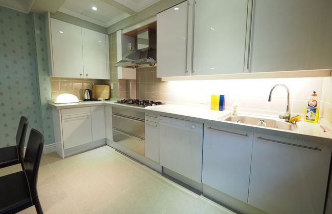 BR4&Zhongxiao Fuxing - Photo 36