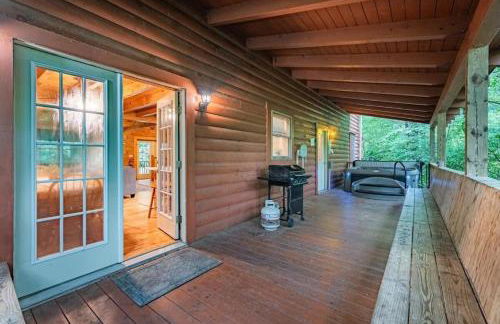 Spacious Cabin Rental with Forest Views near Charleston, West Virginia - Foto 19