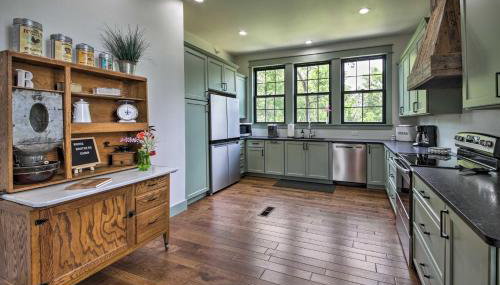 Bross Brothers Cabin with Wraparound Porch! - Foto 4