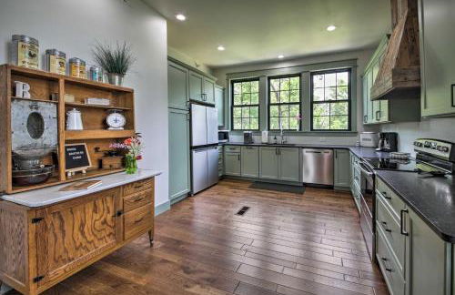 Bross Brothers Cabin with Wraparound Porch! - Foto 4