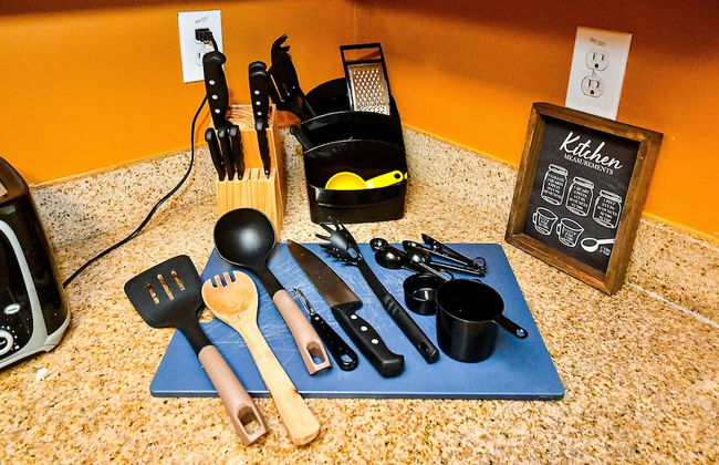 4 - Bed home, w/ Cali King Bed - 12 mins. to DTWN - Photo 33