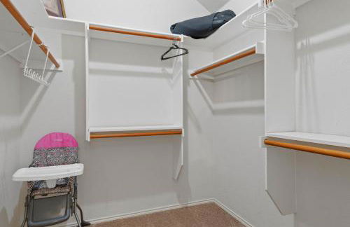 Relaxing 3BR 2BA Oasis - Hot Tub & 5 Beds! - Foto 14