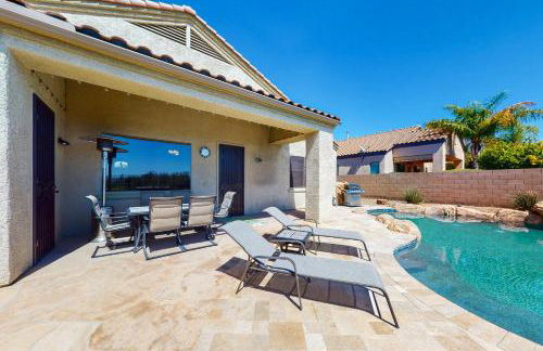 Snowbird-friendly home with fast WiFi, central AC, and private pool - Foto 26