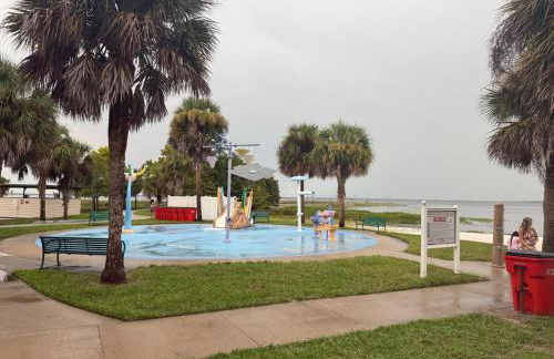 Family retreat with lake views and near Disney - Foto 20