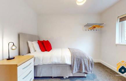 4 Bed Apartment- With Cosy Pub - Food/Drink 10%off - Photo 12