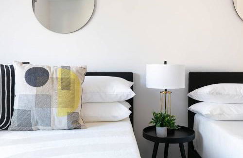 Modern 3BR Apt with Parking in Glendale - Foto 26