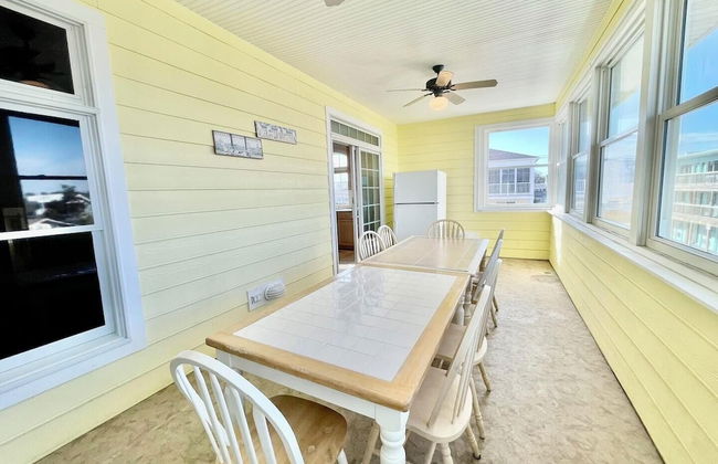 Clayton Street 17B - Photo 2