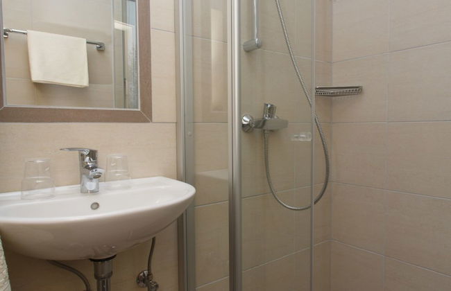 3 bedroom Apartment in Velden am Wörther See with garden - Photo 8